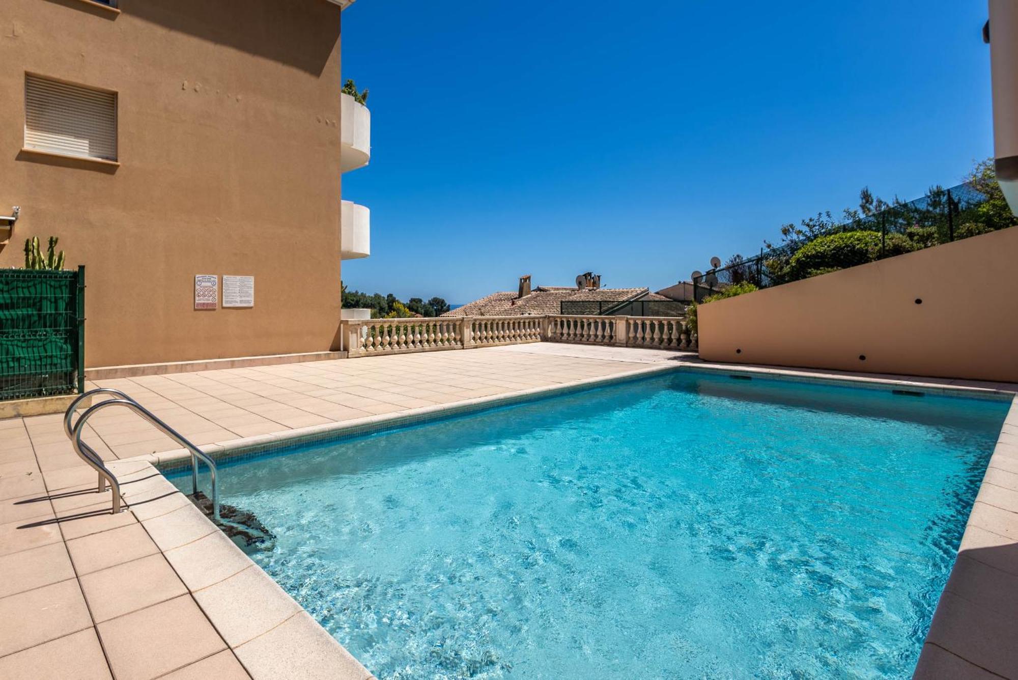 Mon Appart Avec Terrasse Et Piscine Roquebrune-Cap-Martin Eksteriør bilde