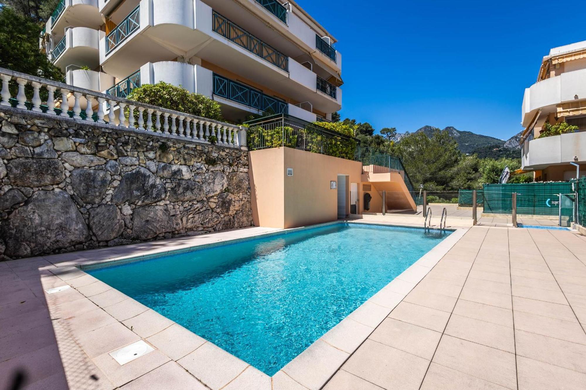 Mon Appart Avec Terrasse Et Piscine Roquebrune-Cap-Martin Eksteriør bilde
